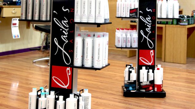 feat_lailassalon_productstands