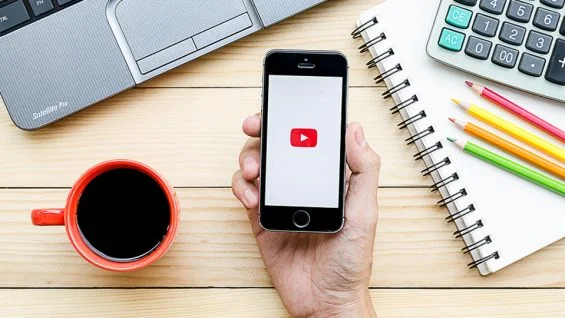Learn-Share_YouTube-atDesk